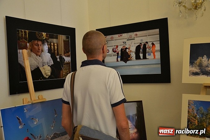 Zdjęcie w galerii na portalu naszraciborz.pl: W stronę Wojtkiewicza - wernisaż wystawy na zamku wiadomości z regionu