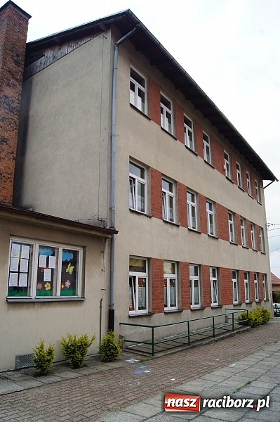 Zdjęcie w galerii na portalu naszraciborz.pl: Szkoła w Babicach też będzie eko. Placówkę czeka remont wiadomości z regionu