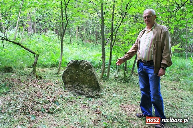 Zdjęcie w galerii na portalu naszraciborz.pl: Studnie, bunkry i mogiły…. Odkryj tajemnice Arboretum Bramy Morawskiej wiadomości z regionu