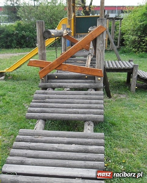 Zdjęcie w galerii na portalu naszraciborz.pl: Skontrolowano place zabaw. Wykryto więcej usterek niż rok temu wiadomości z regionu