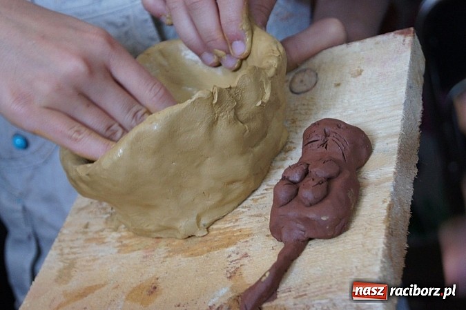 Zdjęcie w galerii na portalu naszraciborz.pl: Ogromne zainteresowanie warsztatami ceramicznymi w Nędzy wiadomości z regionu