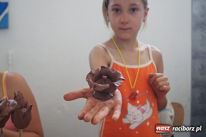 Zdjęcie w galerii na portalu naszraciborz.pl: Ogromne zainteresowanie warsztatami ceramicznymi w Nędzy wiadomości z regionu