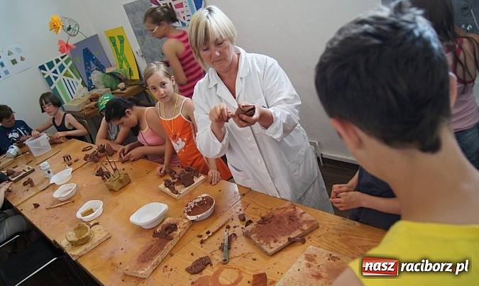 Zdjęcie w galerii na portalu naszraciborz.pl: Ogromne zainteresowanie warsztatami ceramicznymi w Nędzy wiadomości z regionu