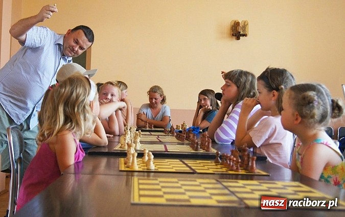 Zdjęcie w galerii na portalu naszraciborz.pl: O szachach na Uniwersytecie Małolata w Nędzy wiadomości z regionu