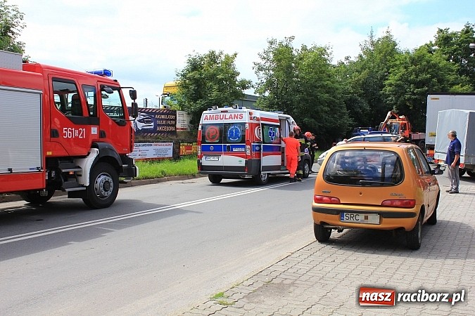 Zdjęcie w galerii na portalu naszraciborz.pl: Kraksa na skrzyżowaniu Kolejowej i Staszica wiadomości z regionu