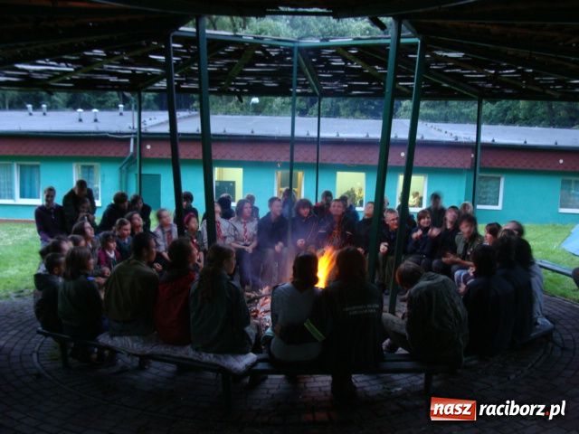 Zdjęcie w galerii na portalu naszraciborz.pl: Głuchołazka watra znów dla harcerzy z Hufca Ziemi Raciborskiej wiadomości z regionu
