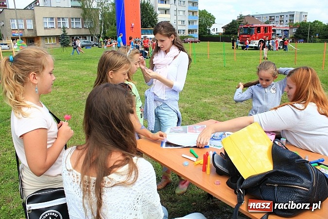 Zdjęcie w galerii na portalu naszraciborz.pl: Nie używam - żyję zdrowo i świadomie, czyli piknik z policją przy klubie M5 wiadomości z regionu