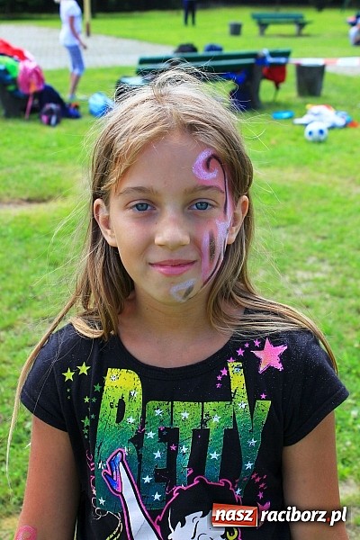 Zdjęcie w galerii na portalu naszraciborz.pl: Nie używam - żyję zdrowo i świadomie, czyli piknik z policją przy klubie M5 wiadomości z regionu