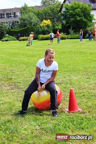 Zdjęcie w galerii na portalu naszraciborz.pl: Nie używam - żyję zdrowo i świadomie, czyli piknik z policją przy klubie M5 wiadomości z regionu