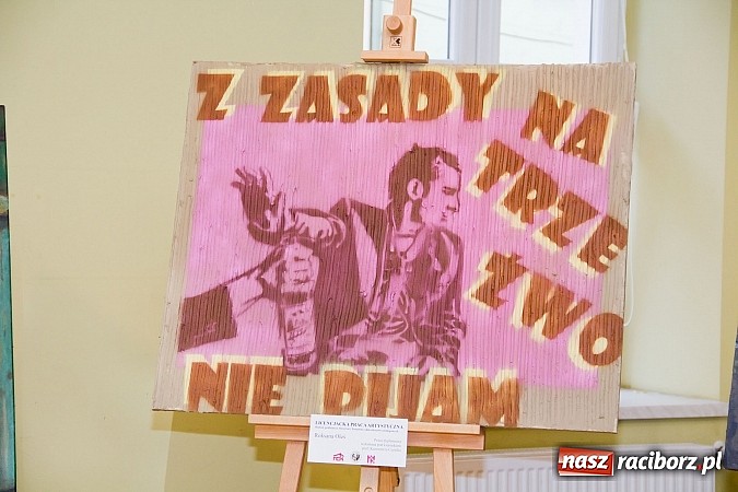 Zdjęcie w galerii na portalu naszraciborz.pl: Absolwenci edukacji artystycznej pokazali swoje prace wiadomości z regionu
