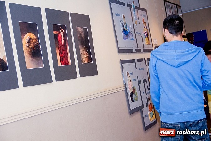 Zdjęcie w galerii na portalu naszraciborz.pl: Absolwenci edukacji artystycznej pokazali swoje prace wiadomości z regionu