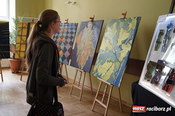 Zdjęcie w galerii na portalu naszraciborz.pl: Absolwenci edukacji artystycznej pokazali swoje prace wiadomości z regionu