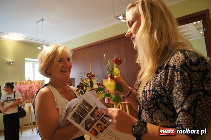 Zdjęcie w galerii na portalu naszraciborz.pl: Absolwenci edukacji artystycznej pokazali swoje prace wiadomości z regionu