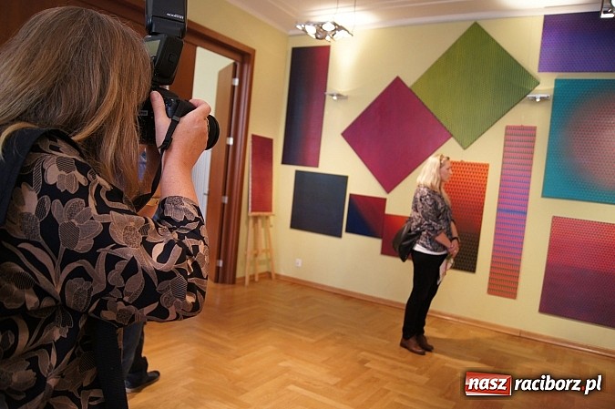 Zdjęcie w galerii na portalu naszraciborz.pl: Absolwenci edukacji artystycznej pokazali swoje prace wiadomości z regionu