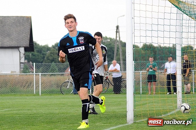 Zdjęcie w galerii na portalu naszraciborz.pl: Naprz&oacute;d Borucin z pucharem burmistrza wiadomości z regionu