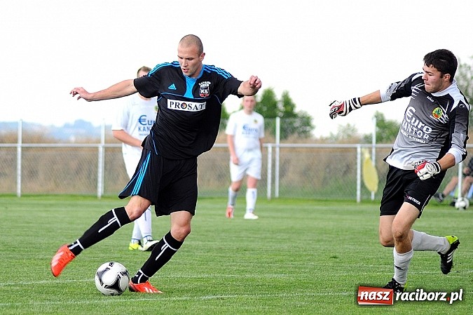 Zdjęcie w galerii na portalu naszraciborz.pl: Naprz&oacute;d Borucin z pucharem burmistrza wiadomości z regionu