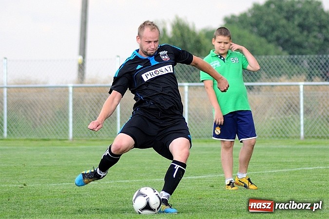 Zdjęcie w galerii na portalu naszraciborz.pl: Naprz&oacute;d Borucin z pucharem burmistrza wiadomości z regionu