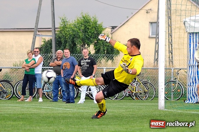 Zdjęcie w galerii na portalu naszraciborz.pl: Naprz&oacute;d Borucin z pucharem burmistrza wiadomości z regionu