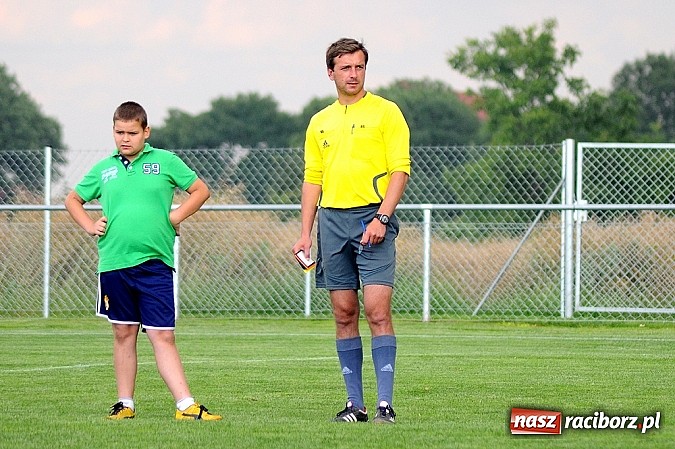 Zdjęcie w galerii na portalu naszraciborz.pl: Naprz&oacute;d Borucin z pucharem burmistrza wiadomości z regionu