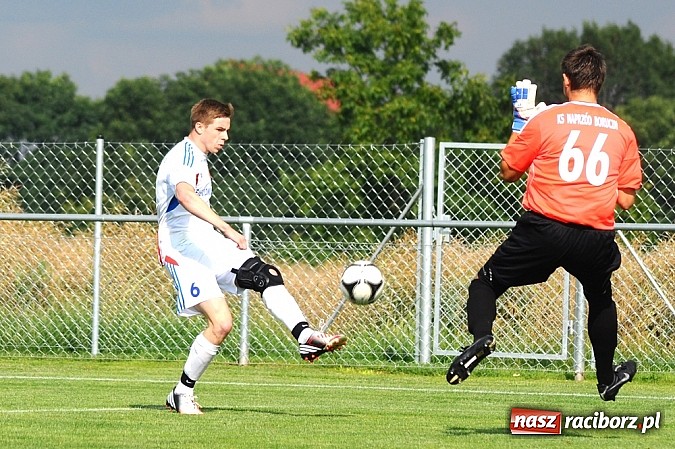 Zdjęcie w galerii na portalu naszraciborz.pl: Naprz&oacute;d Borucin z pucharem burmistrza wiadomości z regionu