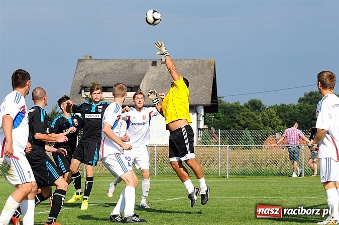Zdjęcie w galerii na portalu naszraciborz.pl: Naprz&oacute;d Borucin z pucharem burmistrza wiadomości z regionu