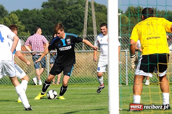 Zdjęcie w galerii na portalu naszraciborz.pl: Naprz&oacute;d Borucin z pucharem burmistrza wiadomości z regionu