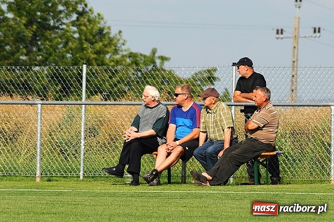 Zdjęcie w galerii na portalu naszraciborz.pl: Naprz&oacute;d Borucin z pucharem burmistrza wiadomości z regionu