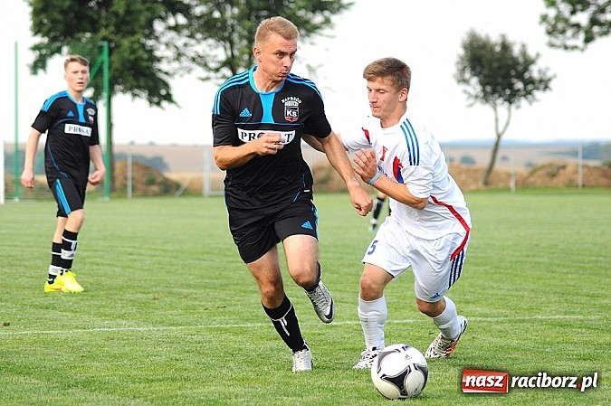 Zdjęcie w galerii na portalu naszraciborz.pl: Naprz&oacute;d Borucin z pucharem burmistrza wiadomości z regionu