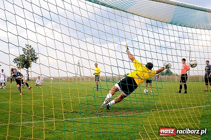 Zdjęcie w galerii na portalu naszraciborz.pl: Naprz&oacute;d Borucin z pucharem burmistrza wiadomości z regionu