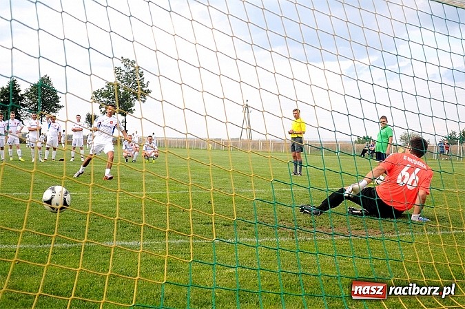 Zdjęcie w galerii na portalu naszraciborz.pl: Naprz&oacute;d Borucin z pucharem burmistrza wiadomości z regionu