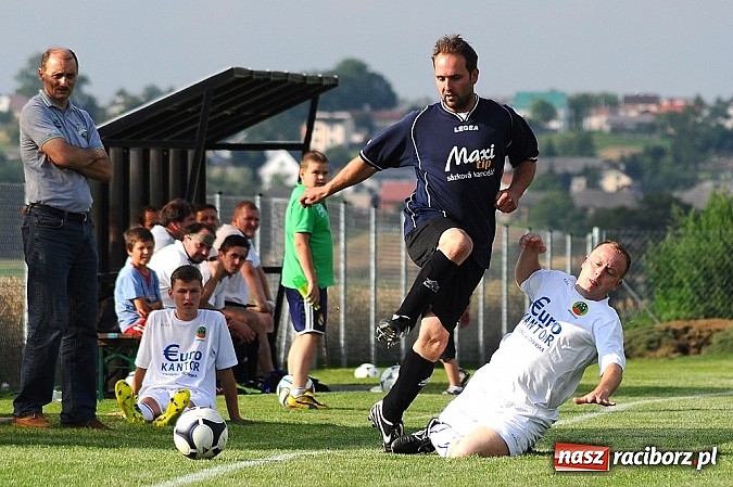 Zdjęcie w galerii na portalu naszraciborz.pl: Naprz&oacute;d Borucin z pucharem burmistrza wiadomości z regionu