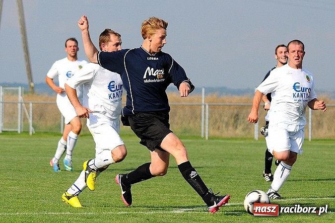 Zdjęcie w galerii na portalu naszraciborz.pl: Naprz&oacute;d Borucin z pucharem burmistrza wiadomości z regionu