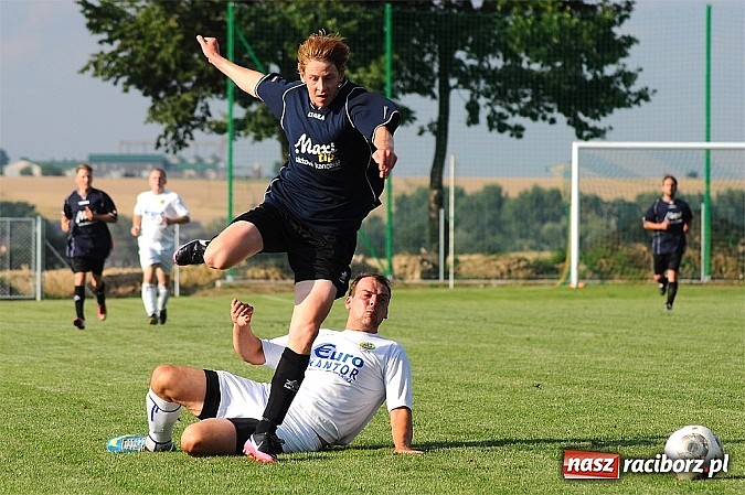 Zdjęcie w galerii na portalu naszraciborz.pl: Naprz&oacute;d Borucin z pucharem burmistrza wiadomości z regionu