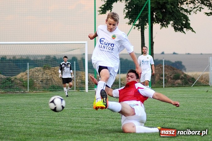 Zdjęcie w galerii na portalu naszraciborz.pl: Naprz&oacute;d Borucin z pucharem burmistrza wiadomości z regionu