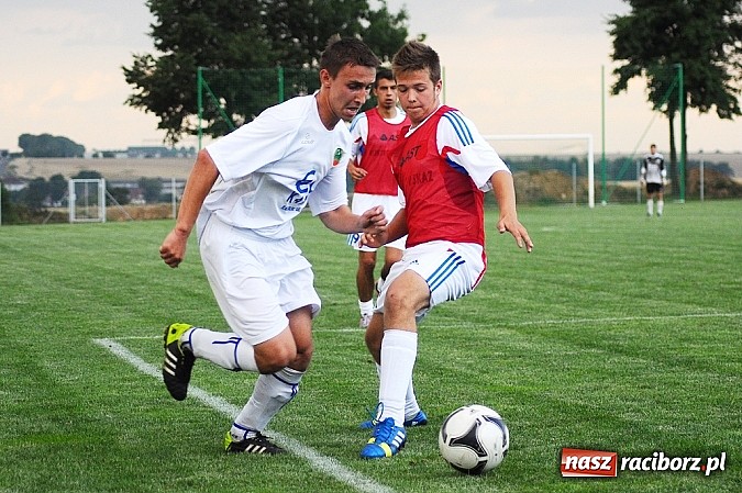 Zdjęcie w galerii na portalu naszraciborz.pl: Naprz&oacute;d Borucin z pucharem burmistrza wiadomości z regionu