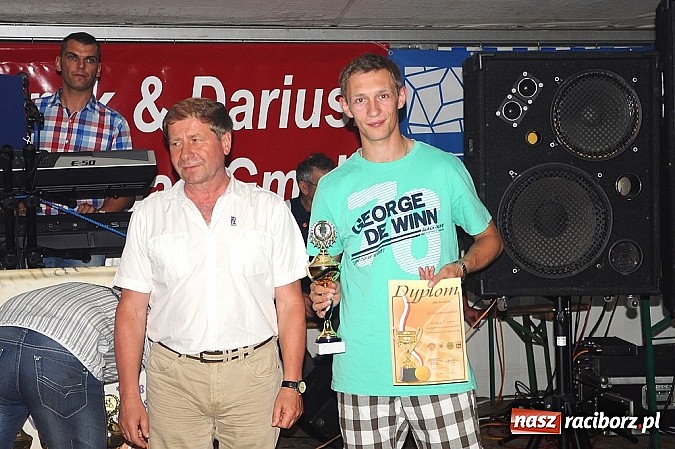 Zdjęcie w galerii na portalu naszraciborz.pl: Naprz&oacute;d Borucin z pucharem burmistrza wiadomości z regionu