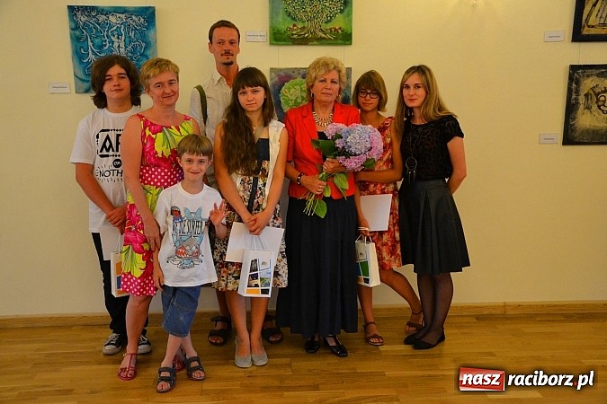 Zdjęcie w galerii na portalu naszraciborz.pl: Woskiem malowanie na Zamku Piastowskim - wernisaż wystawy wiadomości z regionu