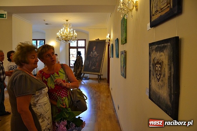 Zdjęcie w galerii na portalu naszraciborz.pl: Woskiem malowanie na Zamku Piastowskim - wernisaż wystawy wiadomości z regionu