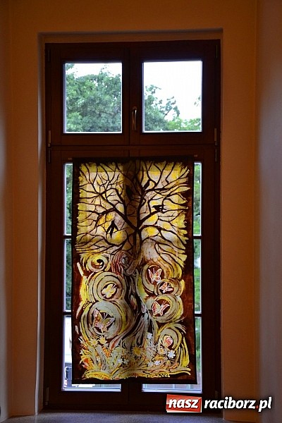 Zdjęcie w galerii na portalu naszraciborz.pl: Woskiem malowanie na Zamku Piastowskim - wernisaż wystawy wiadomości z regionu