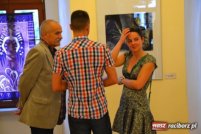 Zdjęcie w galerii na portalu naszraciborz.pl: Woskiem malowanie na Zamku Piastowskim - wernisaż wystawy wiadomości z regionu