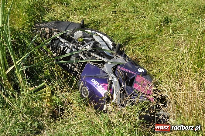 Zdjęcie w galerii na portalu naszraciborz.pl: 29-latek na motocyklu suzuki ranny na DW 919 na wysokości Małej Nędzy wiadomości z regionu