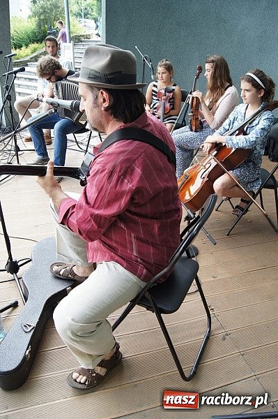 Zdjęcie w galerii na portalu naszraciborz.pl: Kapela Kaziuka wystąpiła dla raciborzan w Parku Roth wiadomości z regionu