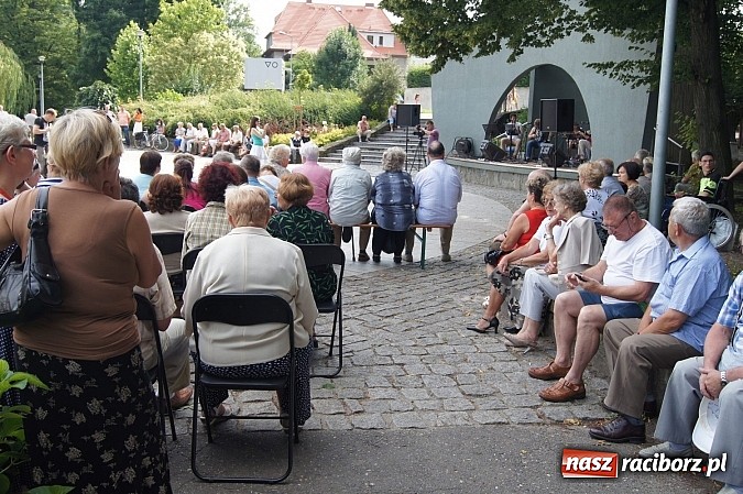 Zdjęcie w galerii na portalu naszraciborz.pl: Kapela Kaziuka wystąpiła dla raciborzan w Parku Roth wiadomości z regionu