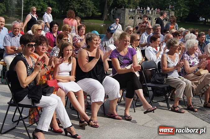 Zdjęcie w galerii na portalu naszraciborz.pl: Kapela Kaziuka wystąpiła dla raciborzan w Parku Roth wiadomości z regionu