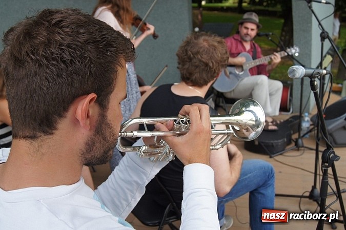 Zdjęcie w galerii na portalu naszraciborz.pl: Kapela Kaziuka wystąpiła dla raciborzan w Parku Roth wiadomości z regionu