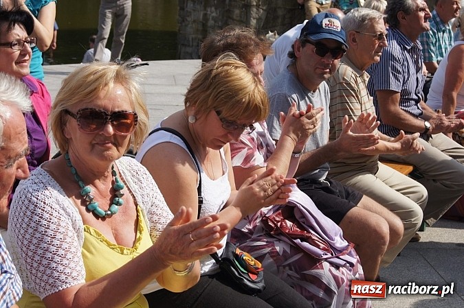 Zdjęcie w galerii na portalu naszraciborz.pl: Kapela Kaziuka wystąpiła dla raciborzan w Parku Roth wiadomości z regionu