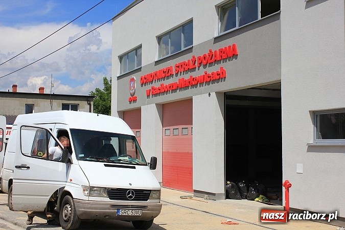 Zdjęcie w galerii na portalu naszraciborz.pl: Wypadek na budowie nowej remizy w Markowicach wiadomości z regionu