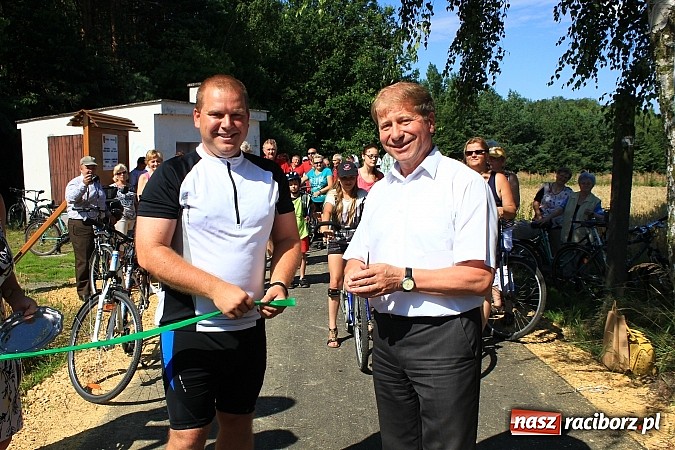Zdjęcie w galerii na portalu naszraciborz.pl: Otwarto nową ścieżkę rowerową w Borucinie! wiadomości z regionu