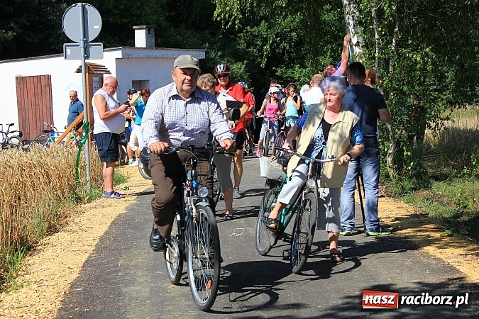 Zdjęcie w galerii na portalu naszraciborz.pl: Otwarto nową ścieżkę rowerową w Borucinie! wiadomości z regionu