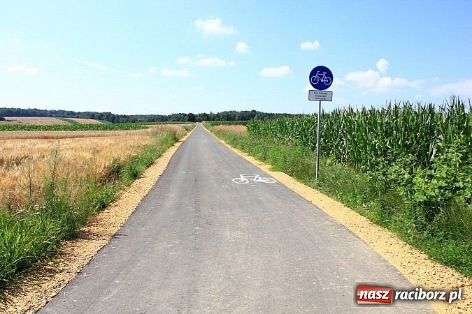 Zdjęcie w galerii na portalu naszraciborz.pl: Otwarto nową ścieżkę rowerową w Borucinie! wiadomości z regionu